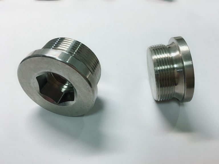 обичај изработен завртки од не'рѓосувачки челик со прстен на клучот СС